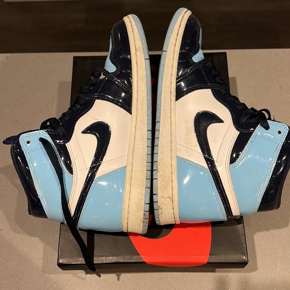 Authentic Jordan 1 Retro High UNC Patent (W) - Picture 4 of 7